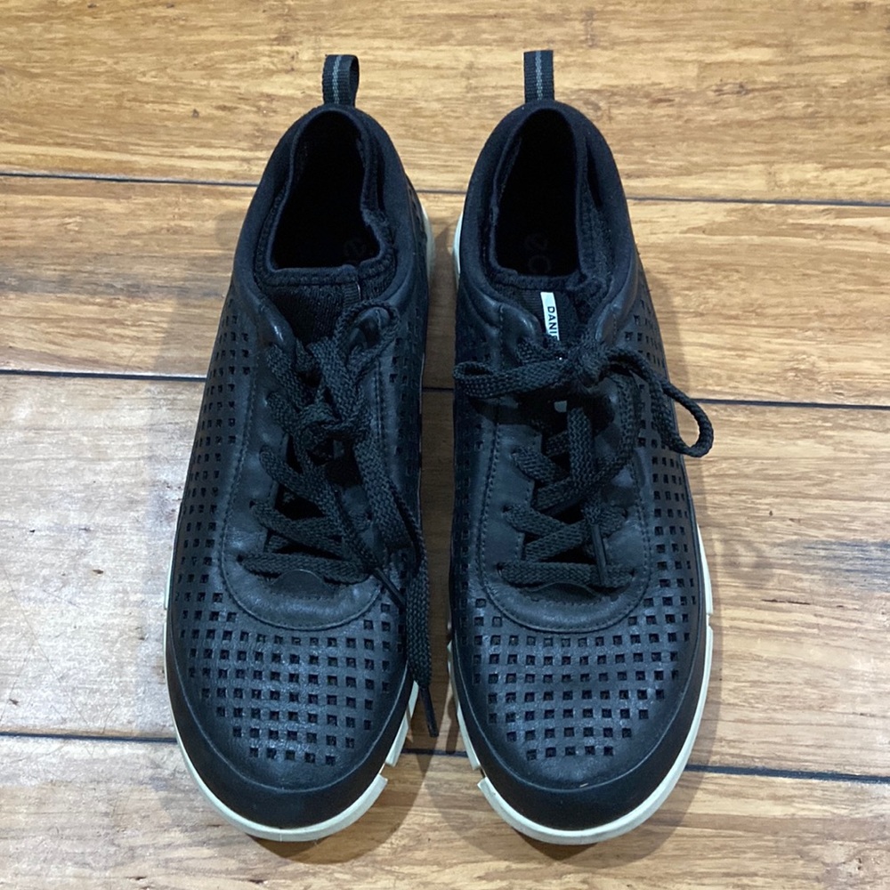 ECCO DANISH DESIGN